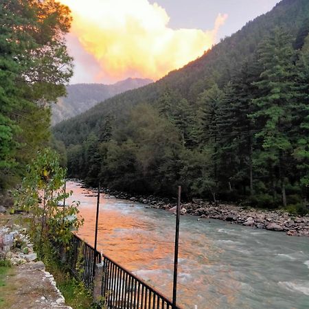 The White House Hotell Kasol Exteriör bild