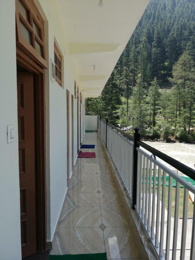 The White House Hotell Kasol Exteriör bild