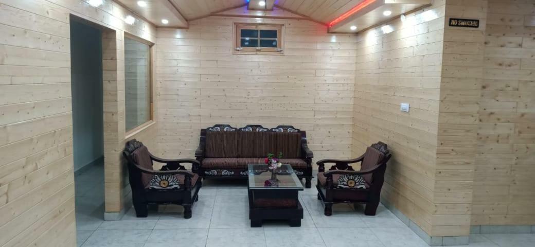The White House Hotell Kasol Exteriör bild